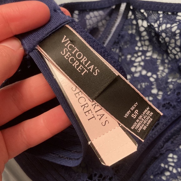 Navy Blue Victoria’s Secret Bralette, Size Small - Picture 5 of 7